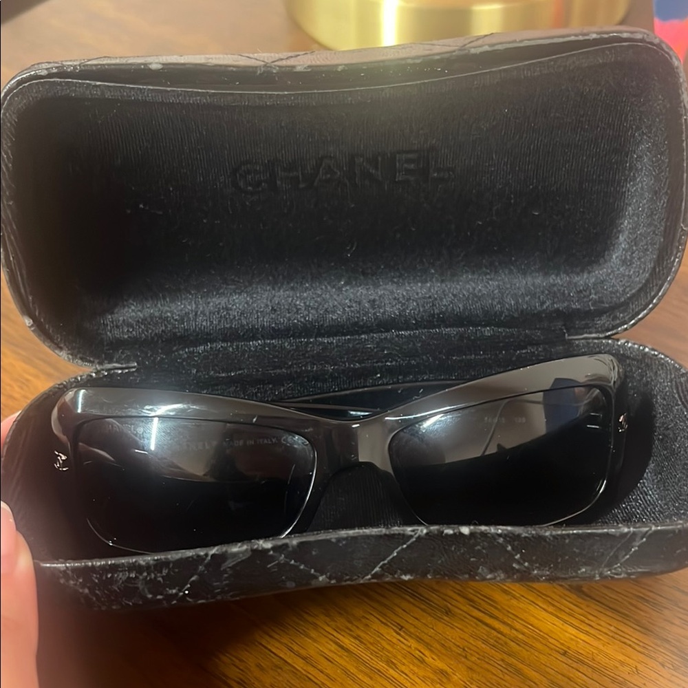 CHANEL Elegant Black Sunglasses with Case